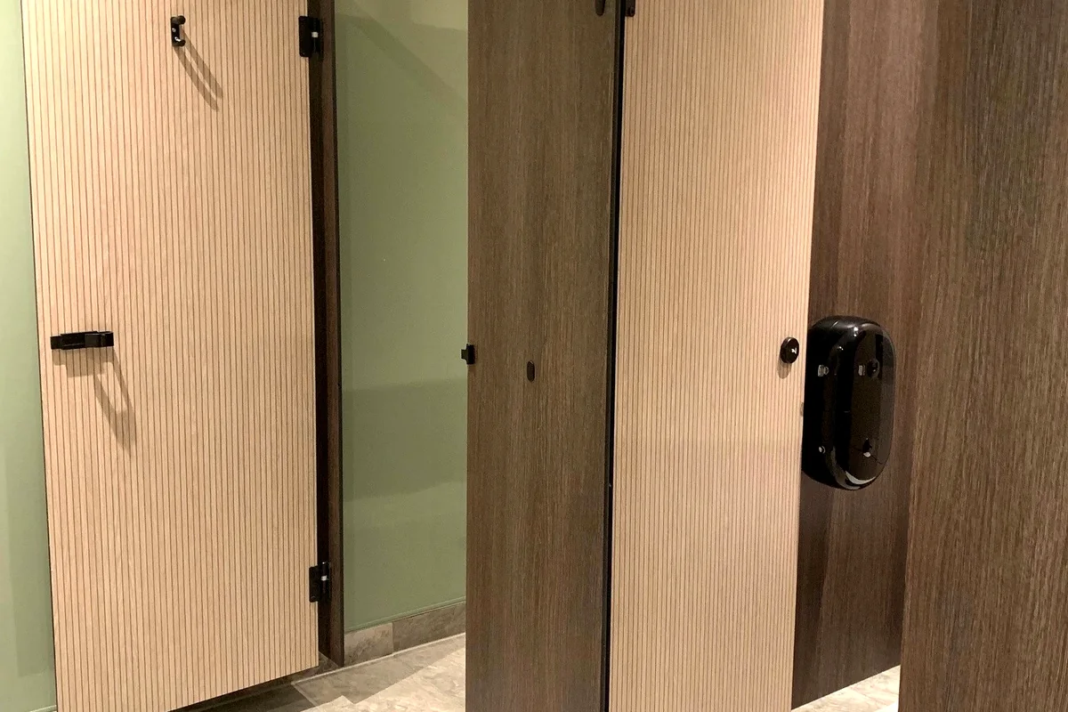 Park Holidays Malvern washroom refurbishment with Mirage SGL toilet cubicles and lockers