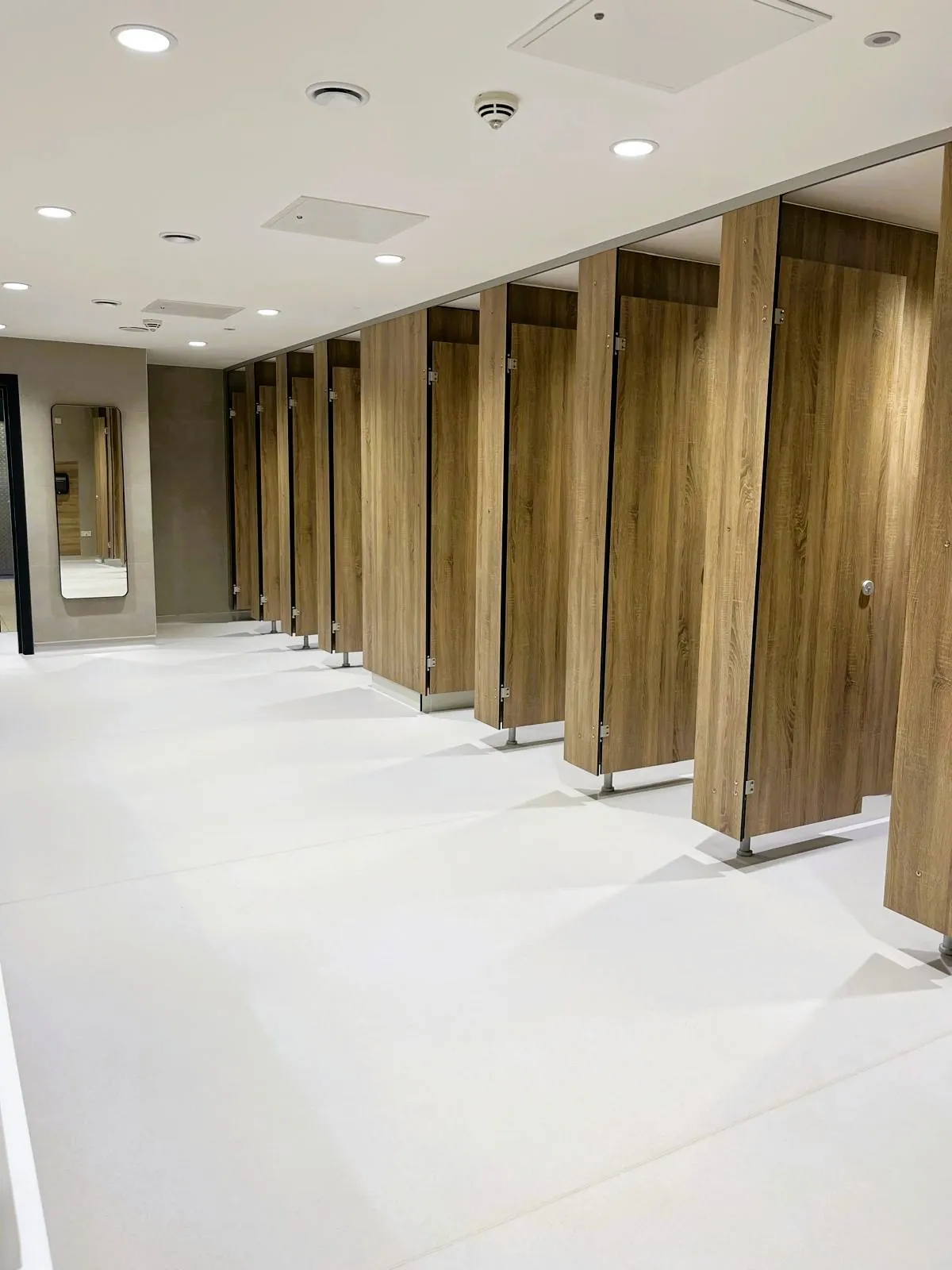 Mirage SGL toilet cubicles, a Total Cubicles commercial installation