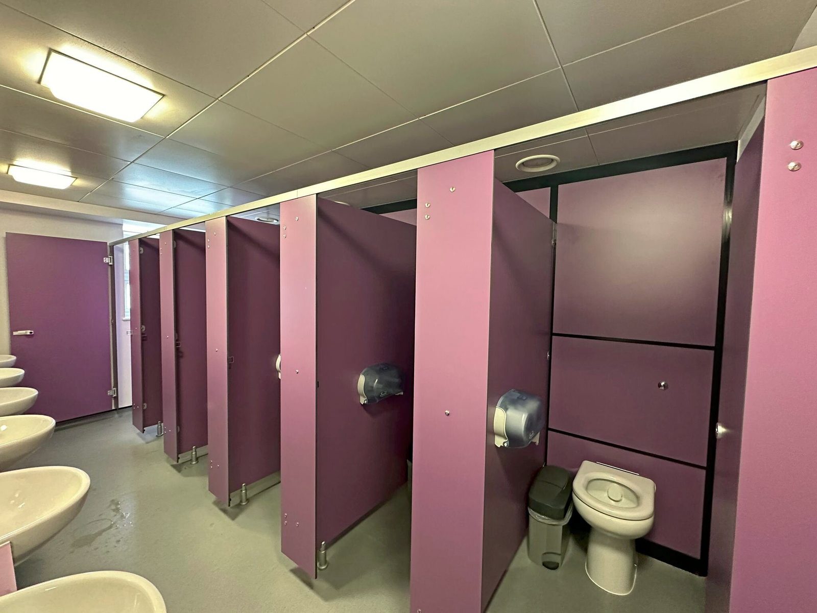Fundermax solid grade laminate toilet cubicles
