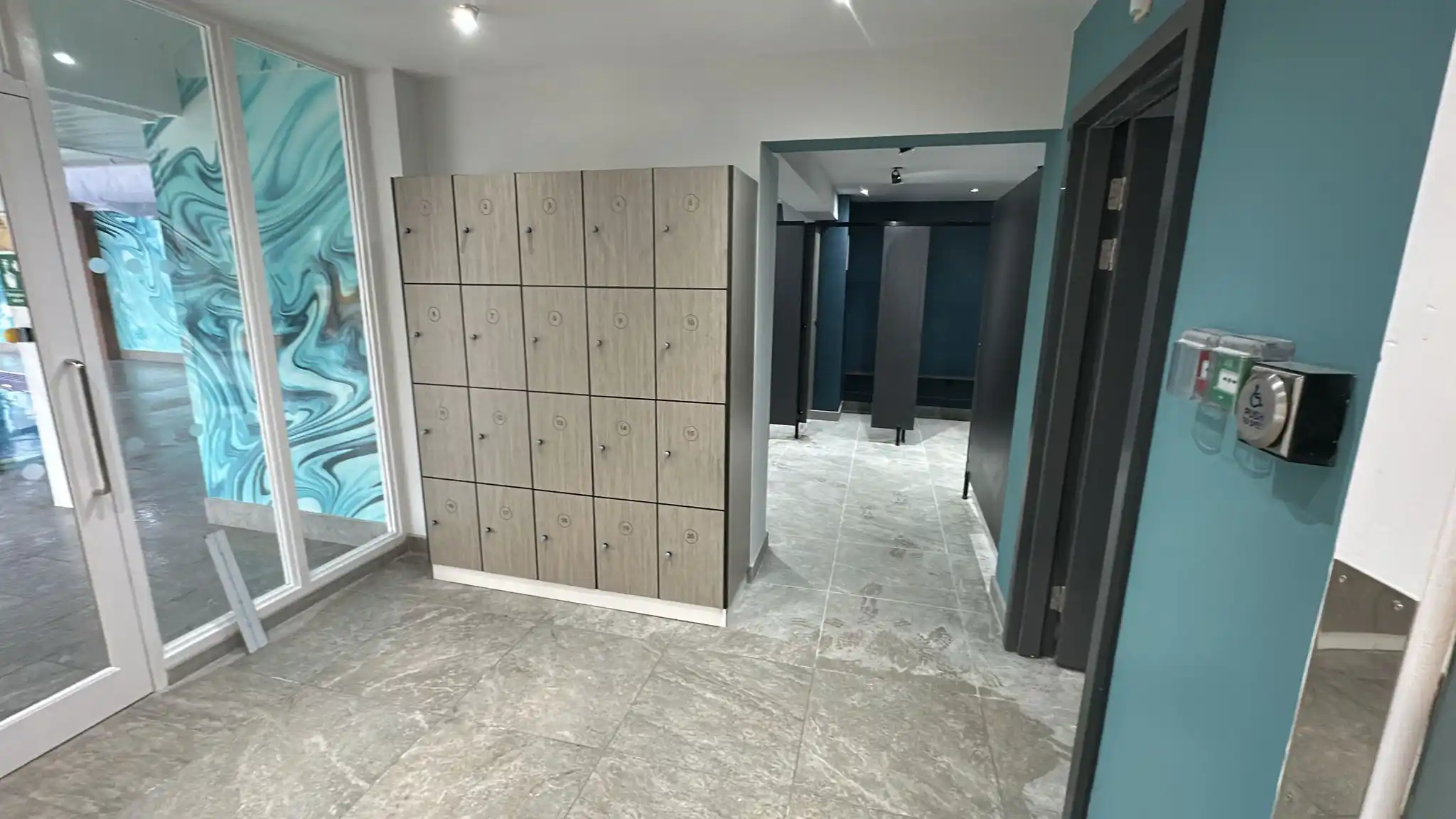 Toilet cubicles for schools using Pfleiderer MFC