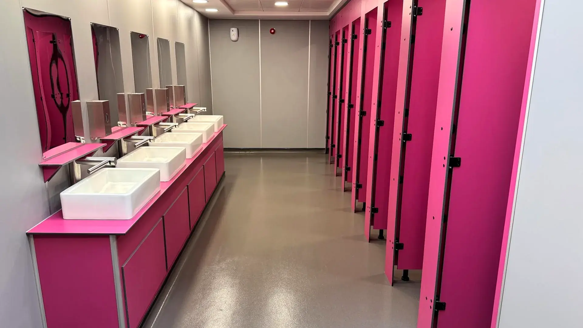 Commercial washroom toilet cubicle range for UK projects